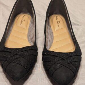 Me Too Flats Women's 8.5M Galina Black Nubuck Slip Ons Very Good Condition EUC